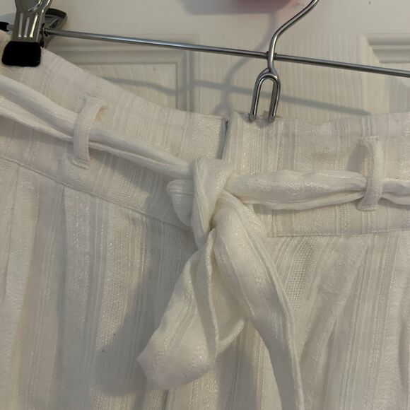 L*Space Shorts Ioana Paperbag White Small Solid Textured Summer Set Pockets Belt - Picture 6 of 10